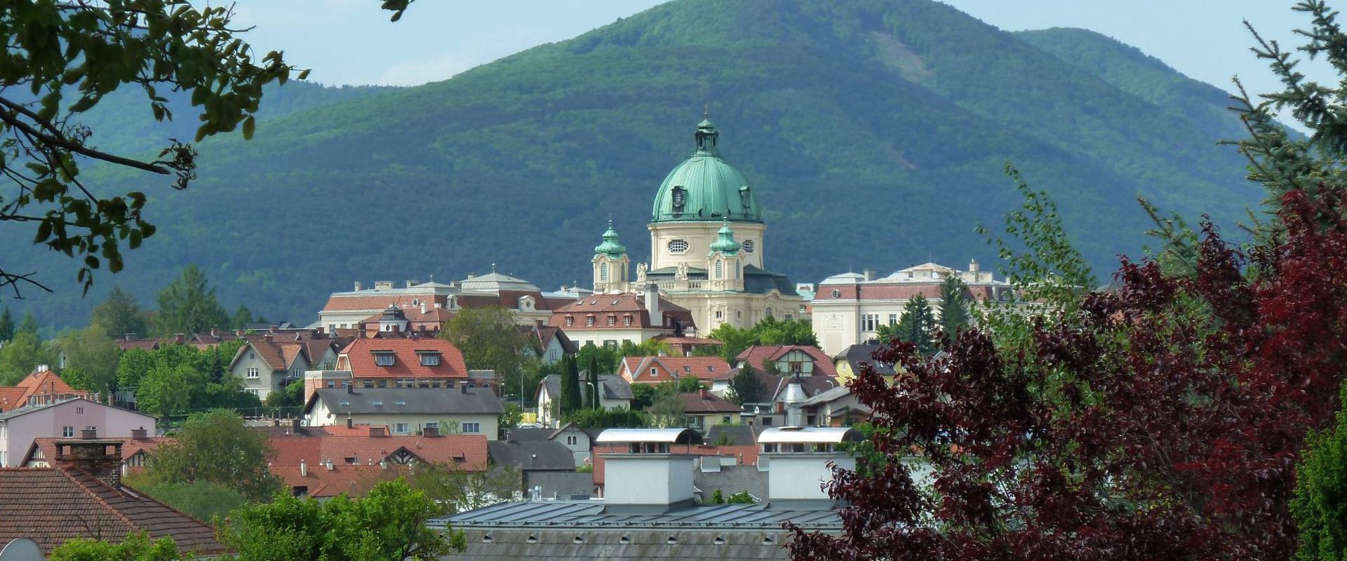 <div style="color:white">Berndorf - Margaretenkirche</div>